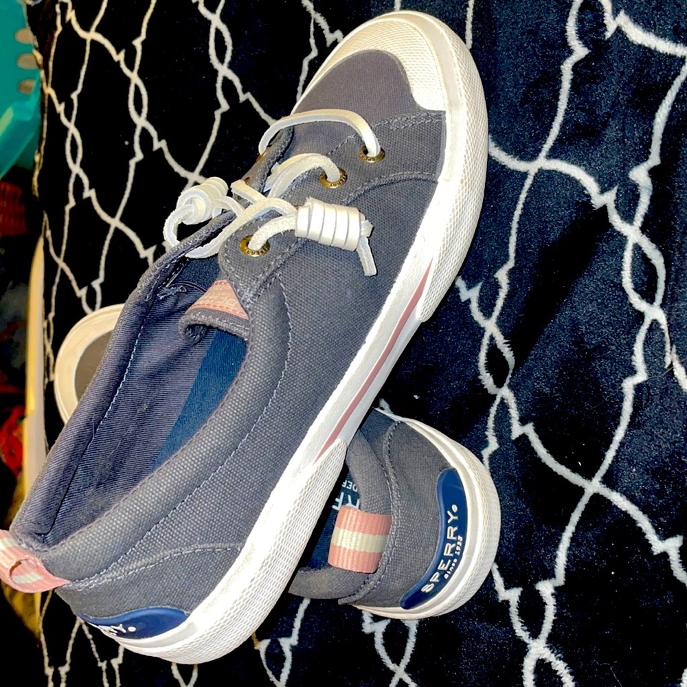 Gray sperrys